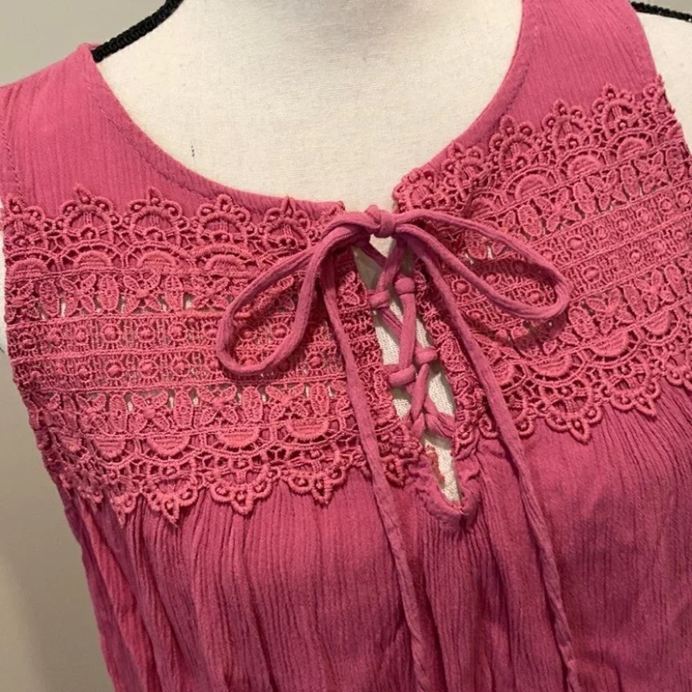 No Boundaries top